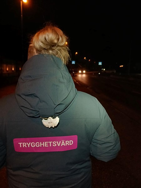 Promenad med trygghetsvärdarna i Munka Ljungby
